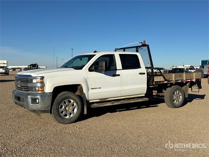 Camion plateau Chevrolet Silverado 3500HD — occasion 2015