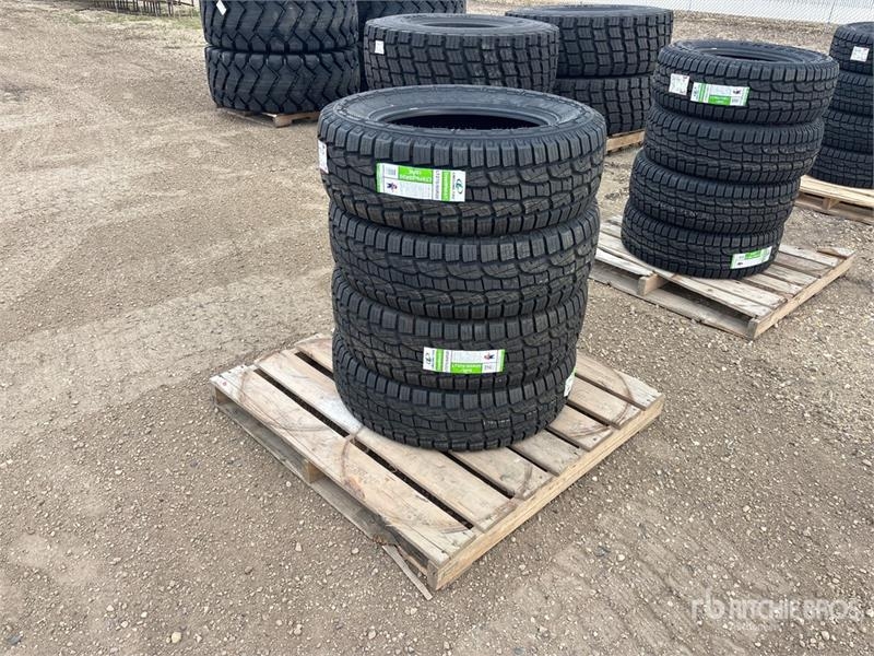 Crosswind of (4) Crosswind LT275/65R20 Tires (Unus