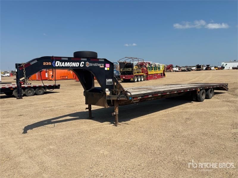 Diamond 35 ft T/A Gooseneck Equipment Trailer