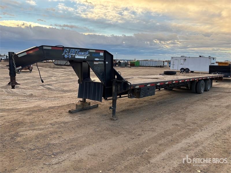 Remorque à ridelles Diamond C 36 ft T/A Gooseneck Flatbed — occasion 2014