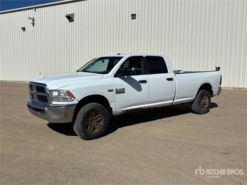 Fourgon utilitaire Dodge 3500 — occasion 2014