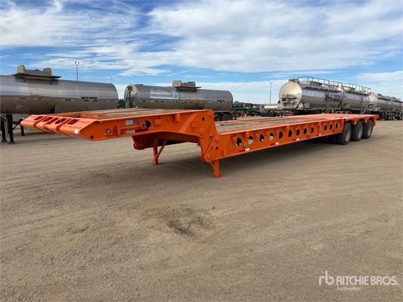 Remorque surbaissée Doepker 50 ton 52 ft Tri/A Folding Neck — occasion 2009