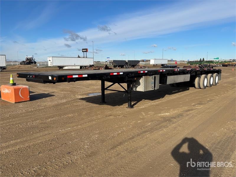 Remorque à ridelles Doepker 53 ft Tri/A Flatbed — occasion 2006
