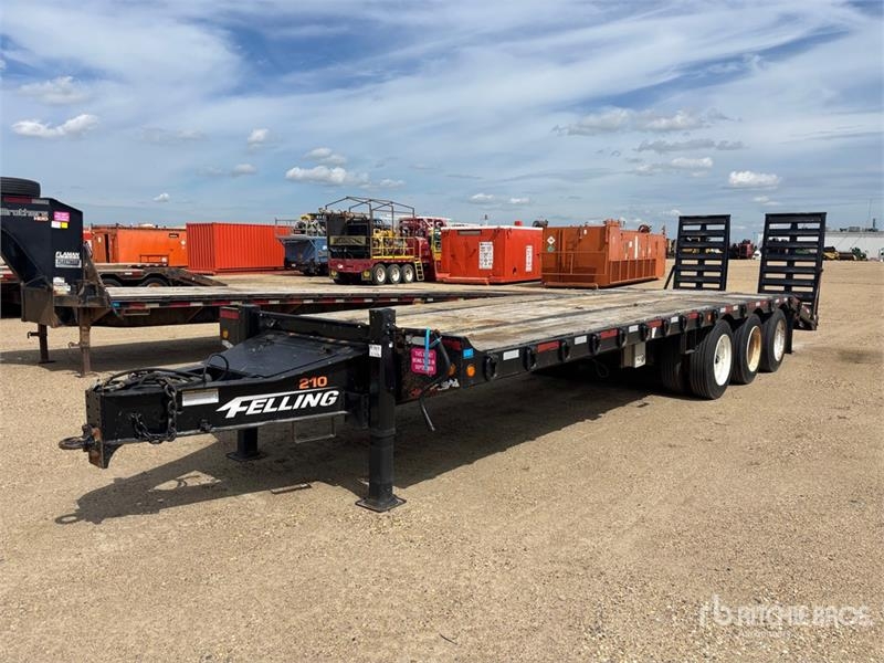 Felling 32 ft Tri/A Equipment Trailer