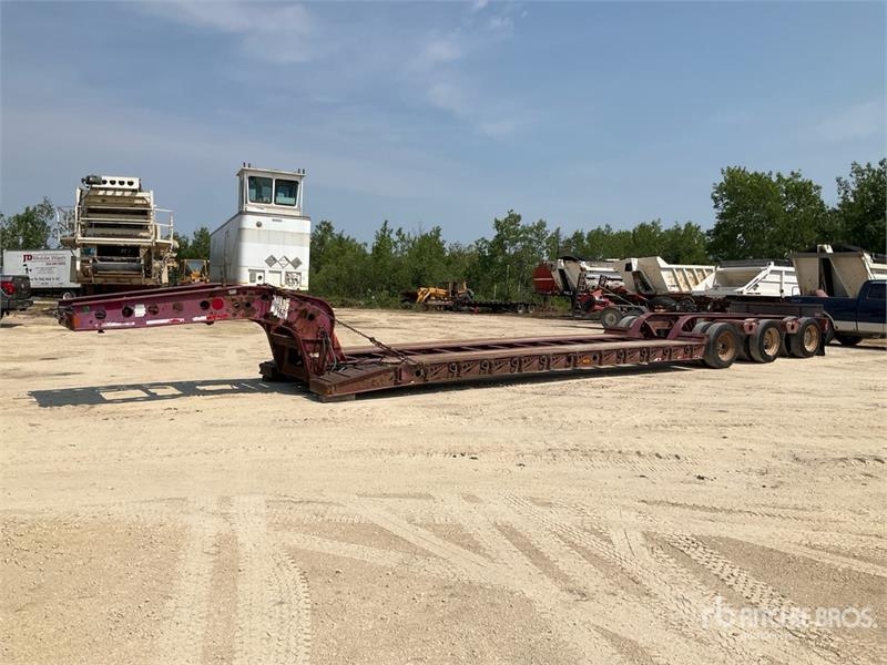 Fontaine Tri/A Removable Gooseneck Lowboy Trailer