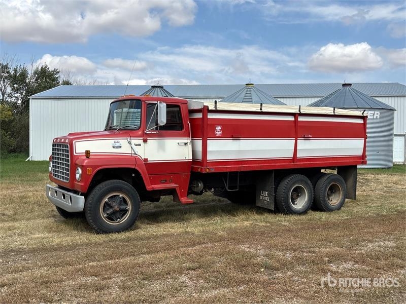 Camion agricole Ford 800 6x2 Grain — occasion 1981