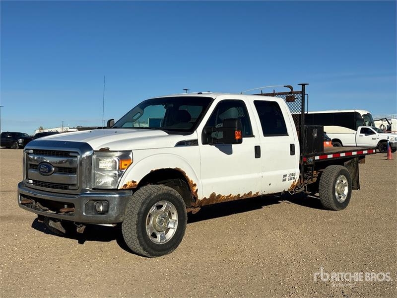Camion plateau Ford F-350 — occasion 2013