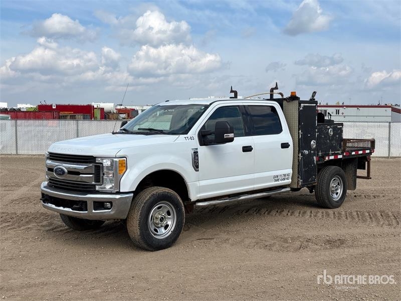 Camion plateau Ford F-350 — occasion 2017