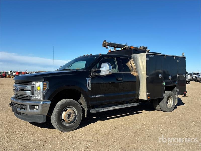 Camion municipal Ford F-350 XLT 4x4 Extended Cab Service — occasion 2018