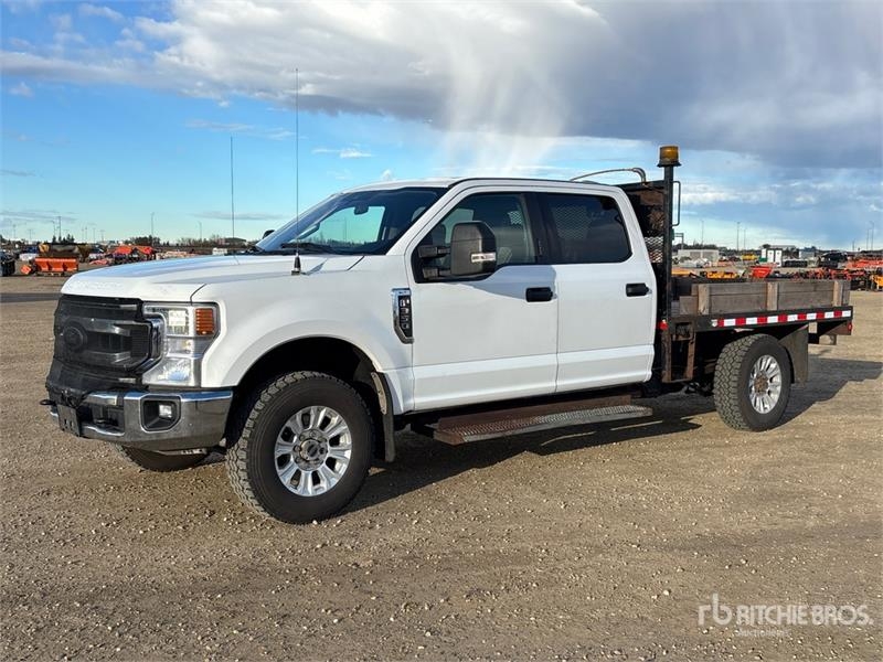 Camion plateau Ford F-350 XLT XLT 4x4 Crew Cab Flatbed — occasion 2020