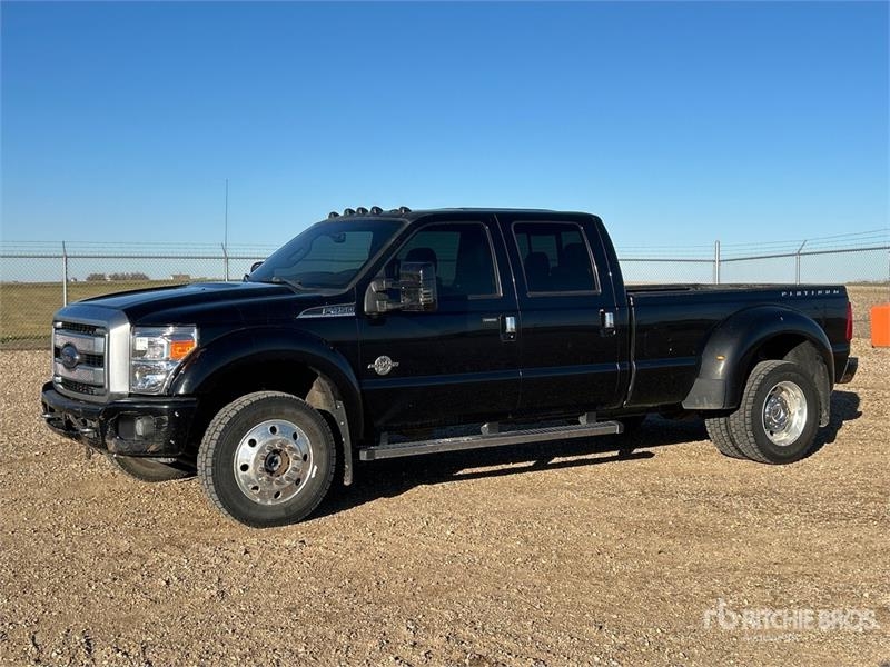 Fourgon utilitaire Ford F-450 Lariat 4x4 Crew Cab Pickup — occasion 2016