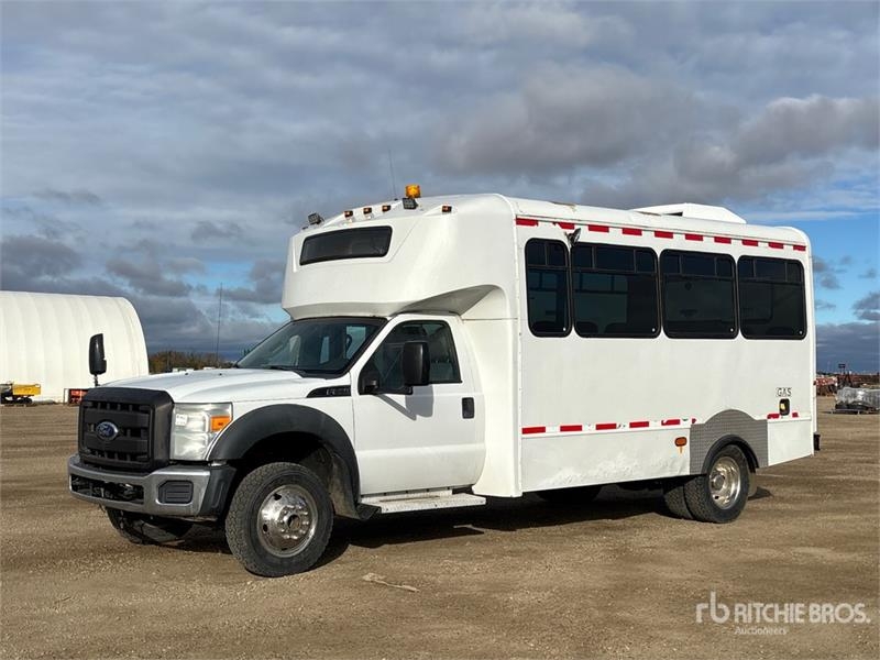 Minibus Ford F-550 4x4 15-Seat Mini Bus — occasion 2011