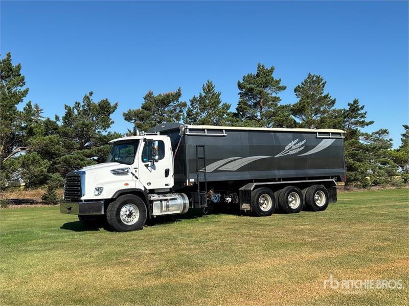 Freightliner 114SD