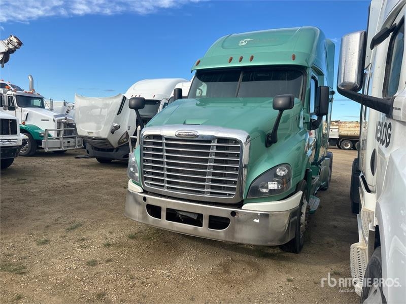Tracteur routier Freightliner Cascadia 125 6x4 T/A Sleeper (Inoper — occasion 2017