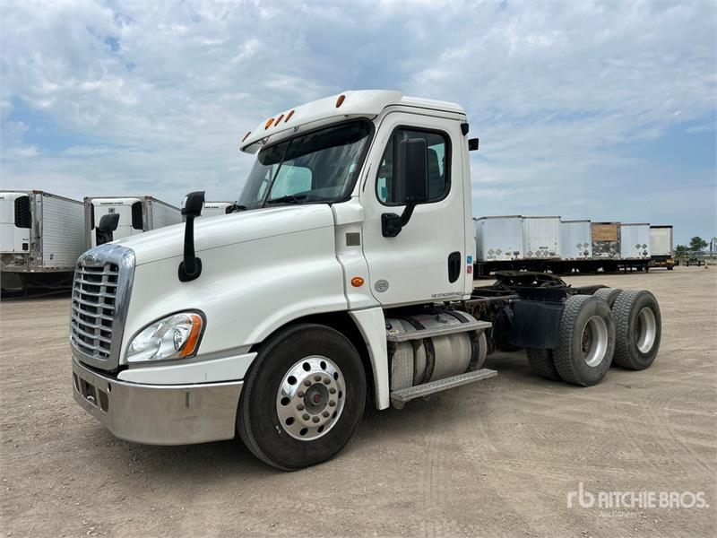 Tracteur routier Freightliner Cascadia 125 — occasion 2015