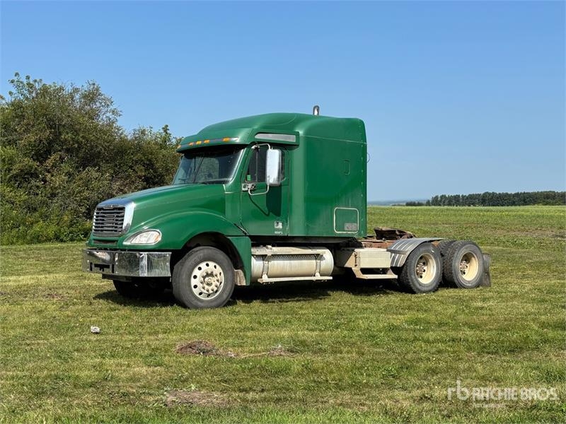 Freightliner Columbia 6x4 T/A Sleeper Truck Tractor