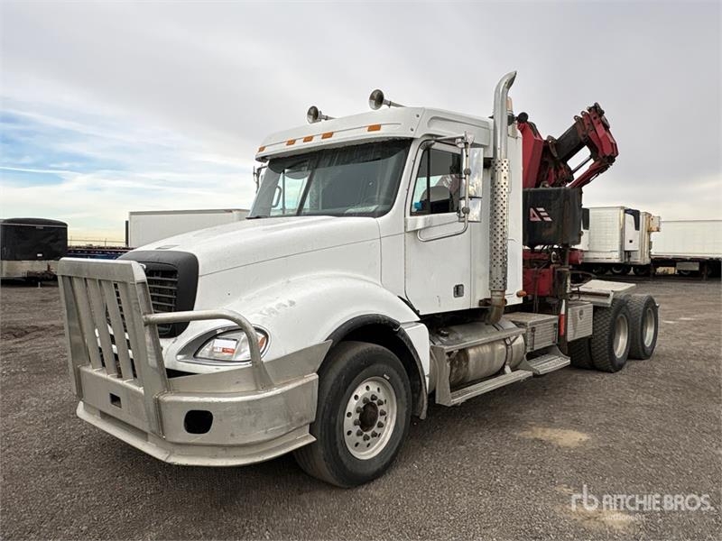 Camion plateau grue Freightliner Columbia — occasion 2002