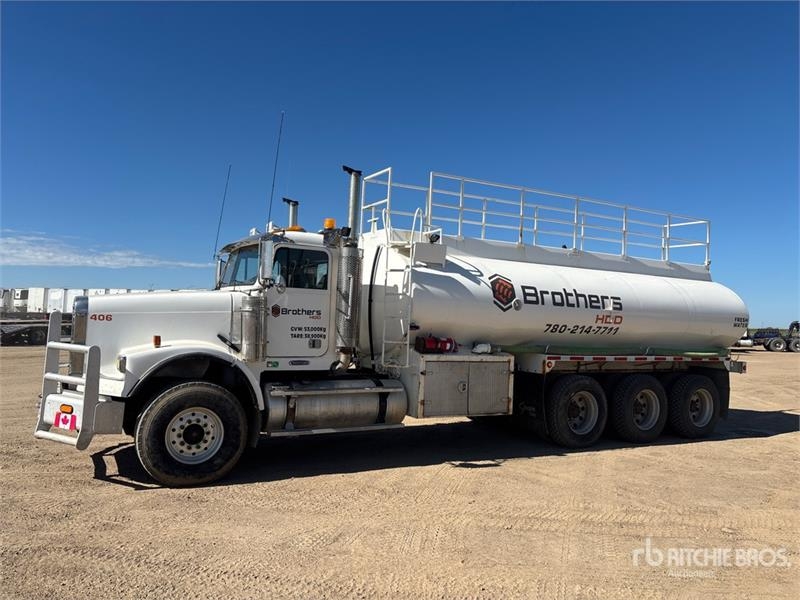 Camion citerne Freightliner FLD120 — occasion 2006
