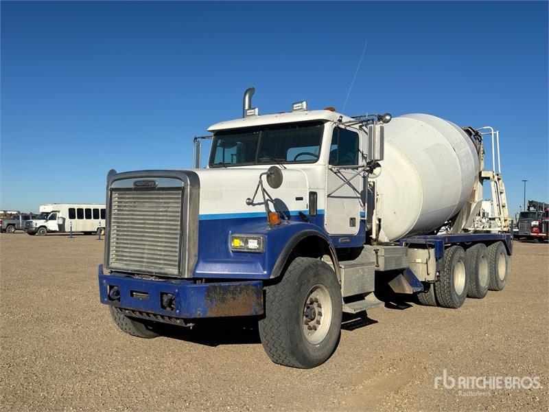 Camion malaxeur Freightliner FLD120 — occasion 2007