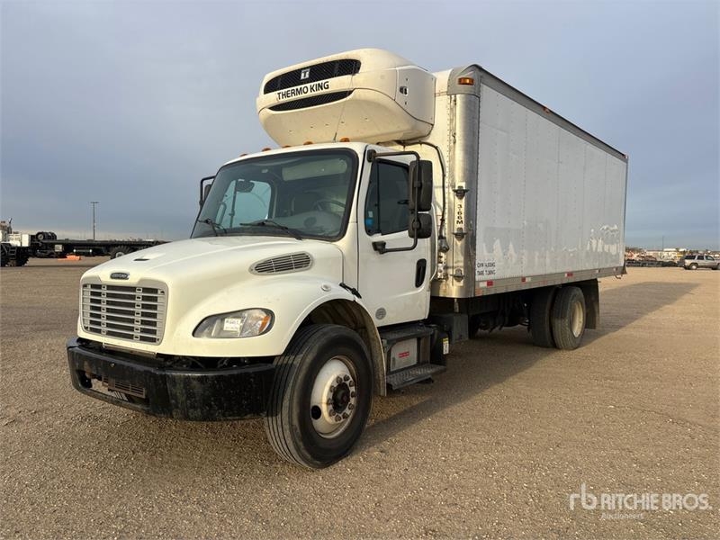 Camion frigorifique Freightliner M2 106 — occasion 2015