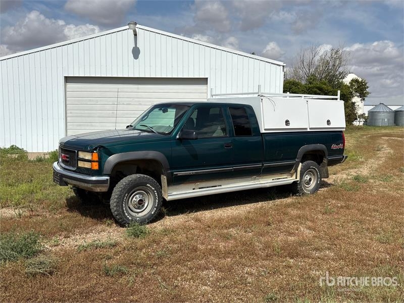Fourgon utilitaire GMC 2500 4x4 Extended Cab Pickup — occasion 1996