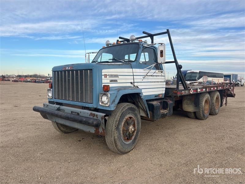 Camion plateau GMC Brigadier — occasion 1981