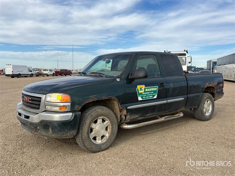 Fourgon utilitaire GMC Sierra 1500 — occasion 2004