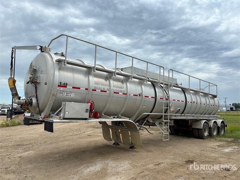 Heil 12200 gal Tri/A Tanker Trailer