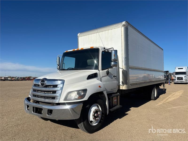 Camion fourgon Hino 338 — occasion 2020