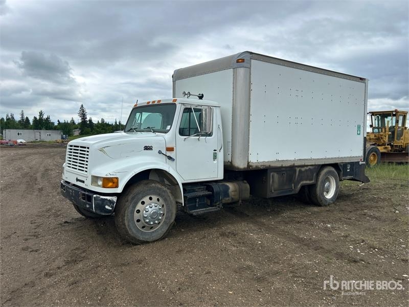 International 4900