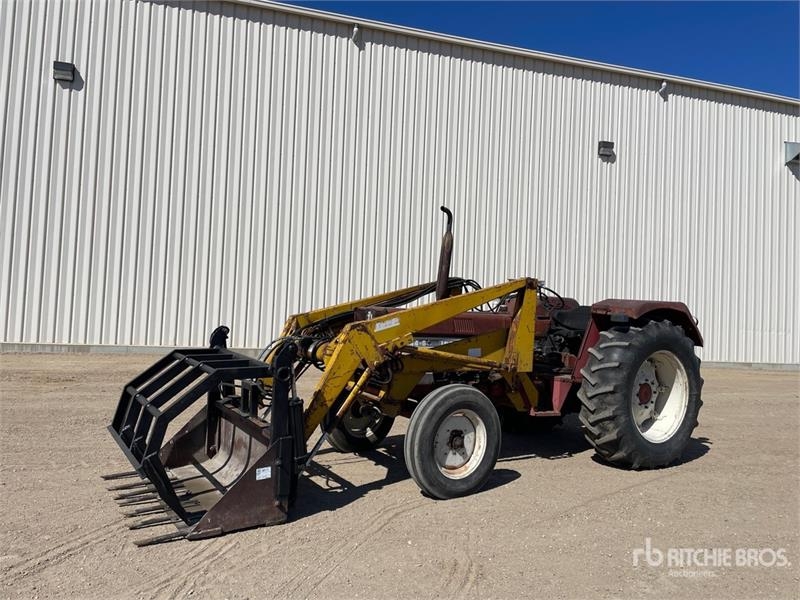 International 844-s 2WD Tractor