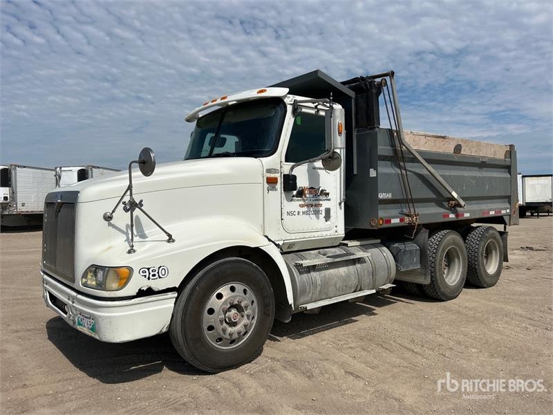 Camion benne International 9400i 6x4 T/A Dump — occasion 2007