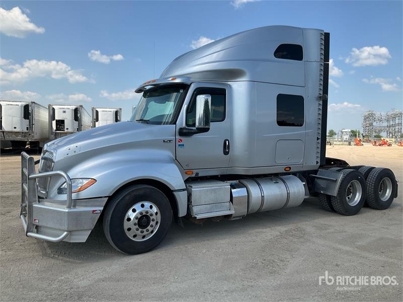 International LT625