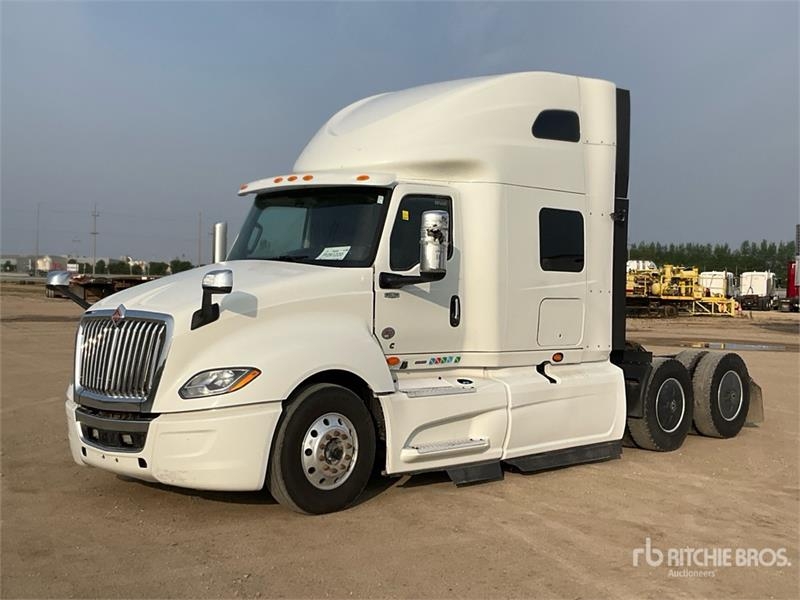 International LT625