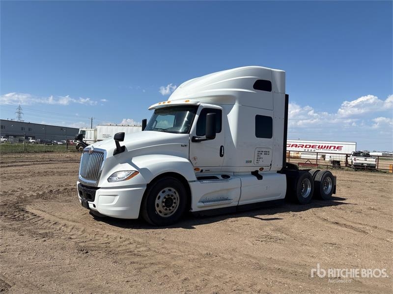 International LT625