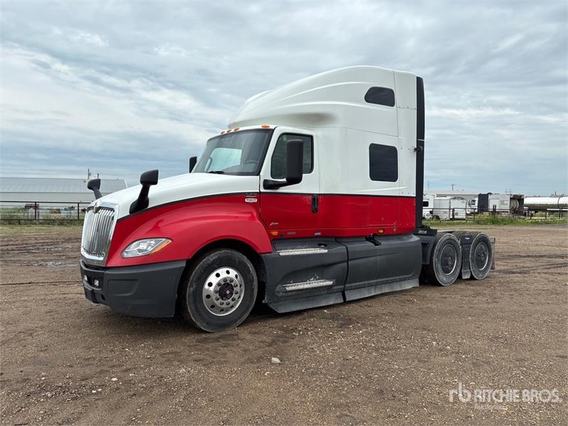 International LT625