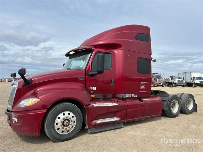 International LT625
