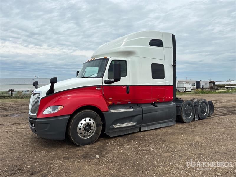 International LT625
