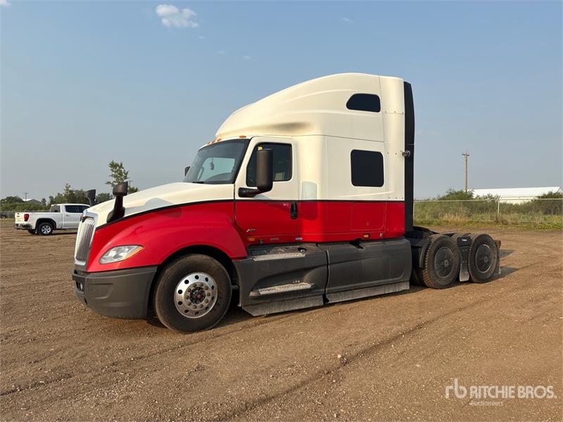 International LT625