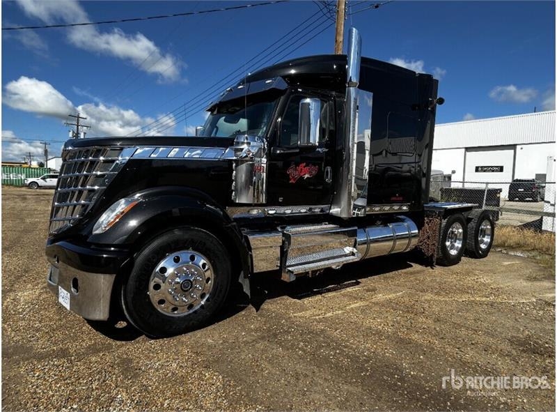 International T/A Sleeper Truck Tractor