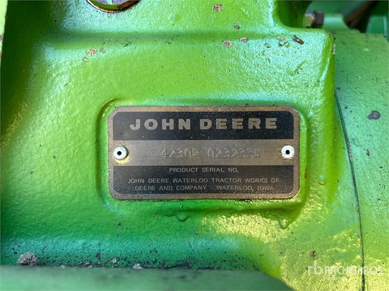 John Deere 4230