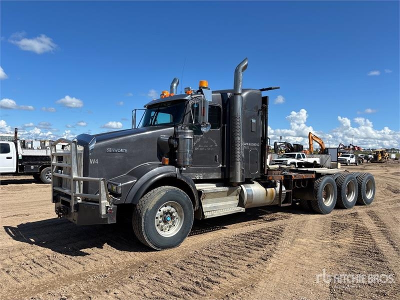 Kenworth 8x6 Sleeper Winch Truck