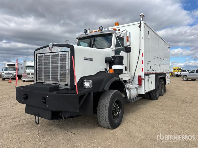 Camion citerne Kenworth C500 6x4 Lube — occasion 2011
