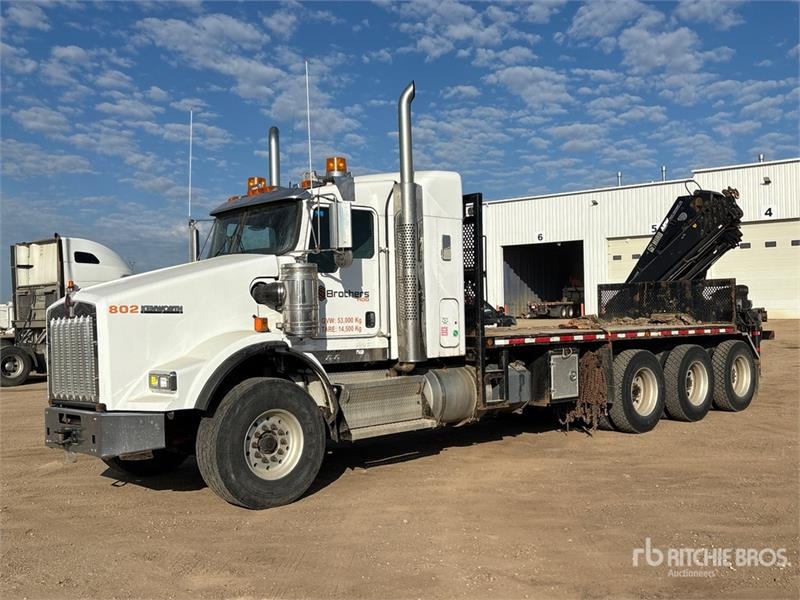 Camion plateau grue Kenworth T800 — occasion 2015
