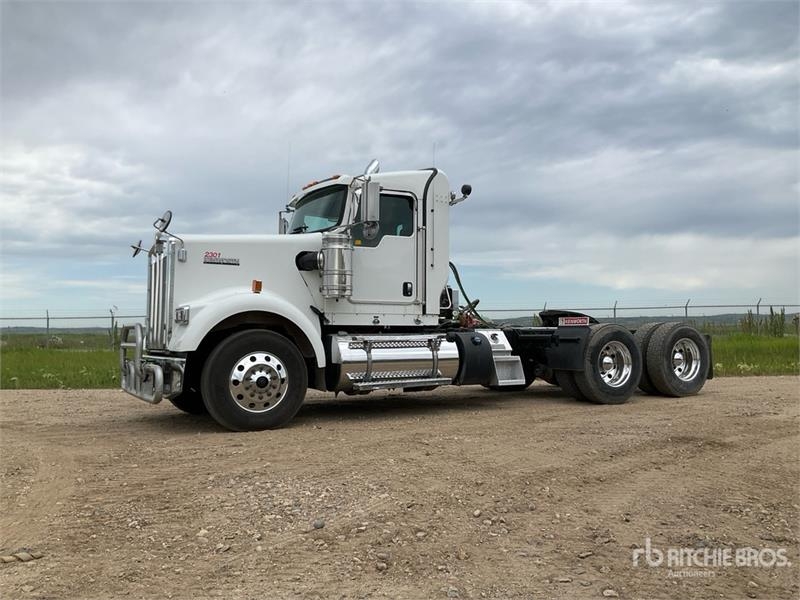 Kenworth W900