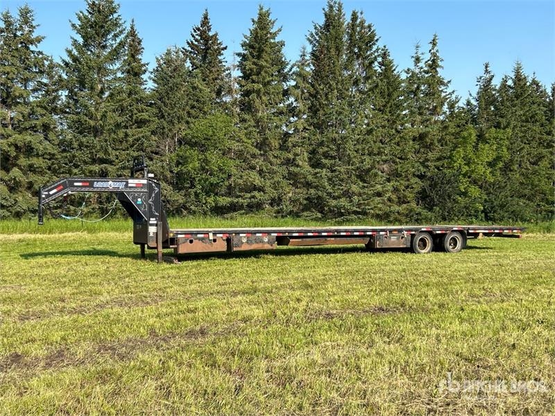 Load Max Max 40 ft T/A Gooseneck Equipment Trailer