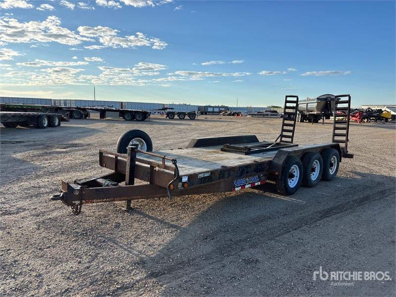 Load Trail 17078 lb 20 ft Tri/A Equipment Trailer