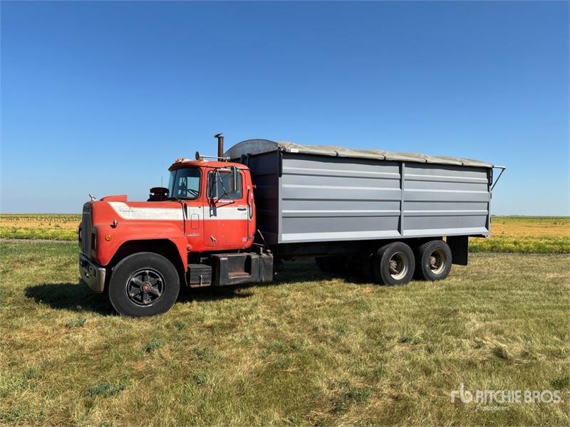 Mack 6x4 Grain Truck