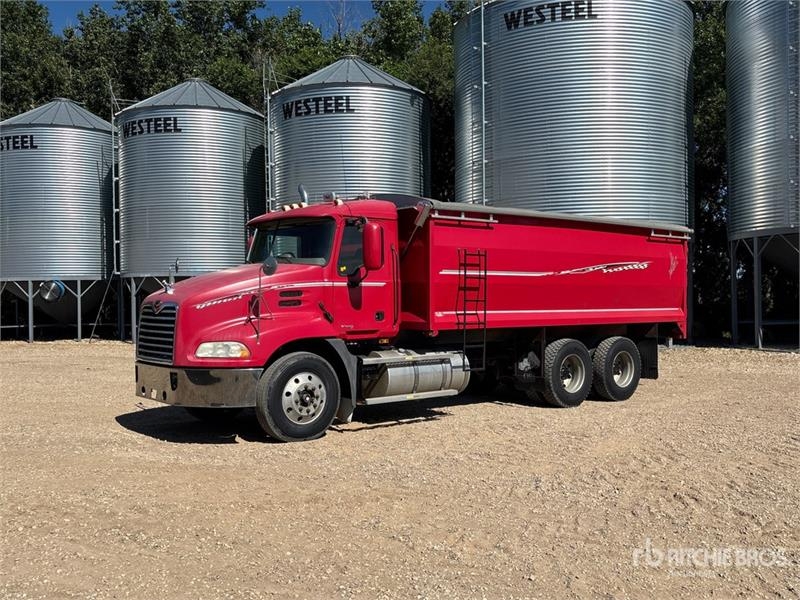 Mack CXN613