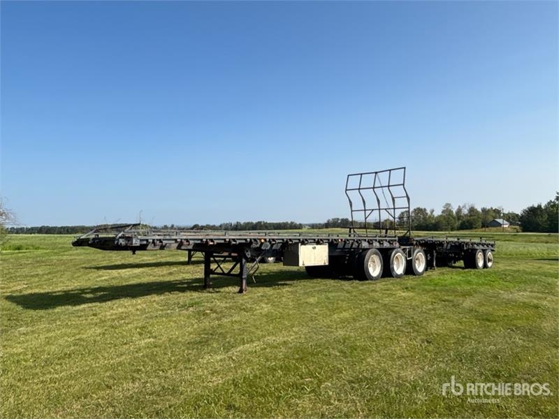 Manac 30 ft Tri/A Super B-Train Flatbed Trailer